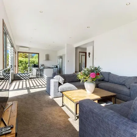 Karaka Sanctuary With Spa Pool By Waiheke Unlimited Oneroa Room photo