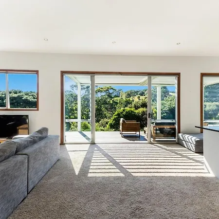 Karaka Sanctuary With Spa Pool By Waiheke Unlimited Oneroa Room photo